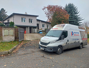 Zateplení stropu rodinného domu pomocí foukané izolace